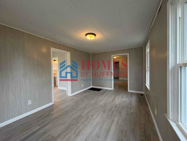 Photo - Two Bedroom House | Updated | Deposit Special