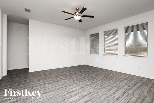 Photo - 5213 Idlewood Trail