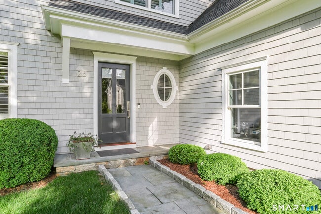 Photo - 26 Long Lots Ln