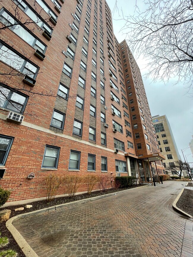 Photo - 2909 N Sheridan Rd Unit 1301