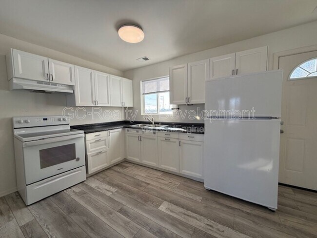 Photo - 284 W Windsor Terrace Unidad 1