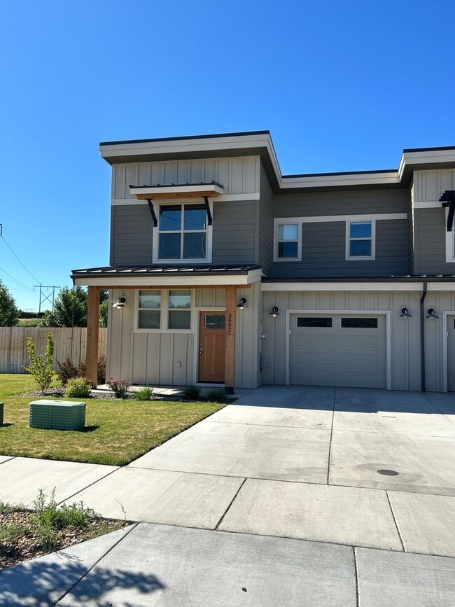 Building Photo - 2 Bedroom Townhouse in SW Redmond