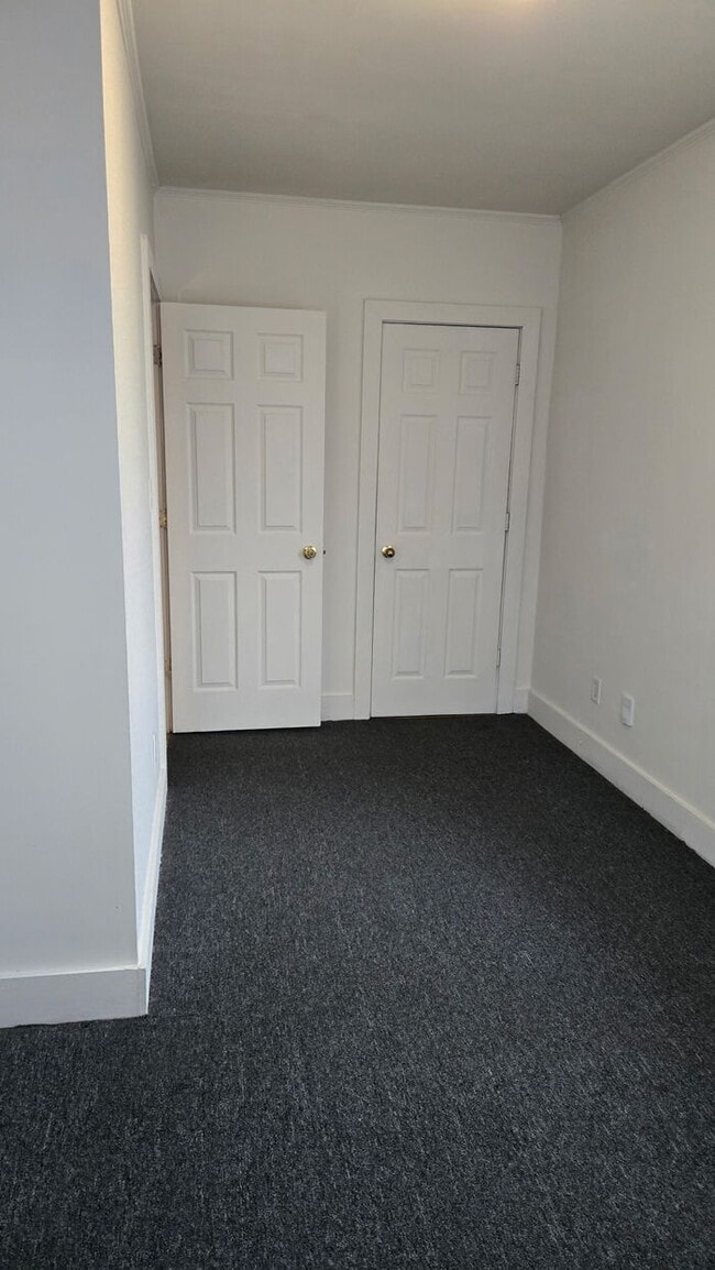 Comfortable, affordable, and ready to call home—this well-kept house is now available for rent.