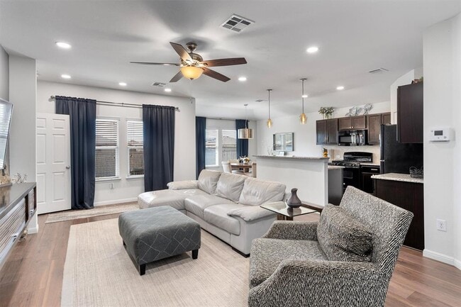 Photo - 300 Camellia Dr