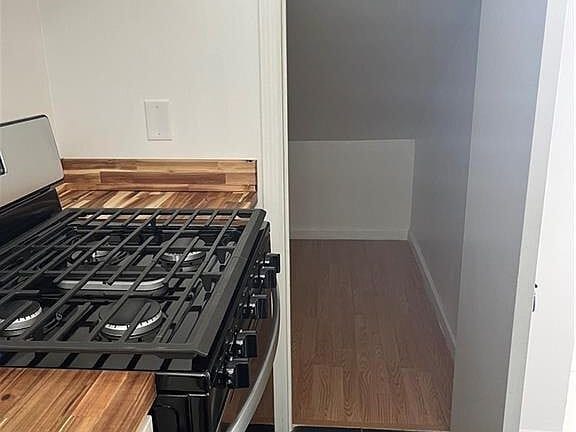 Photo - 1400 Outlook Ave