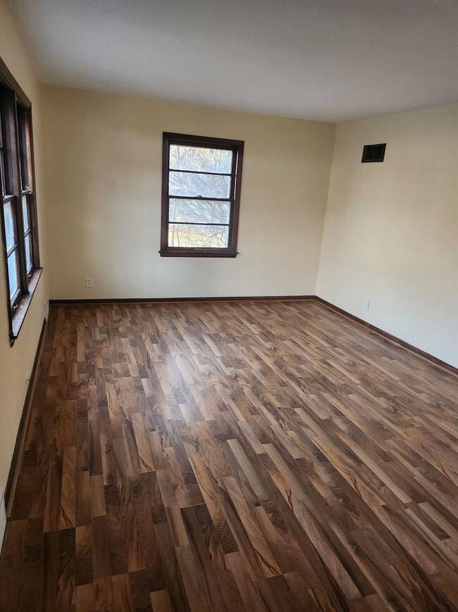 Photo - 3 Bedroom 2 Bath House with Attached Garage