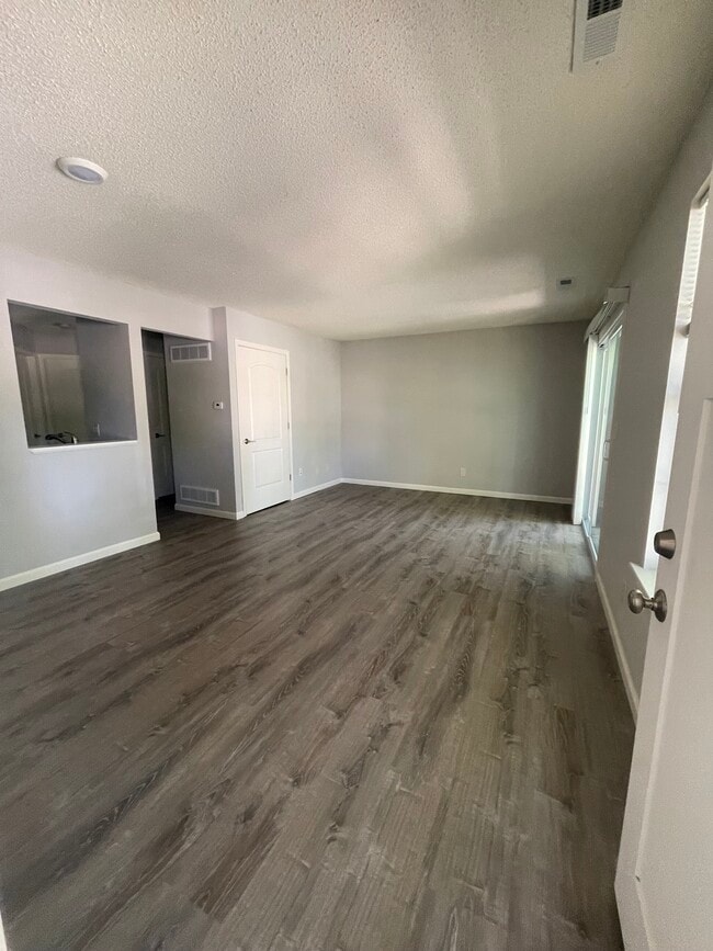 Building Photo - 220 Mount Hope Ct