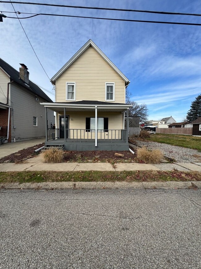 Building Photo - 3 Bedroom 1.5 Bath in Natrona Heights!