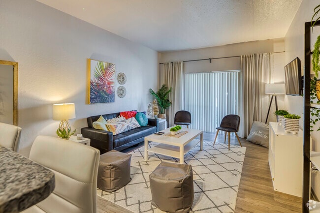 4BR, 4BA - 4201 Monticello Gardens Pl Tampa, FL