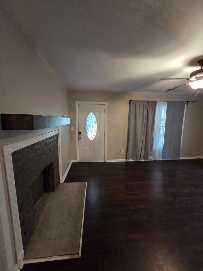 Photo - 1022 Ashby Grove SW