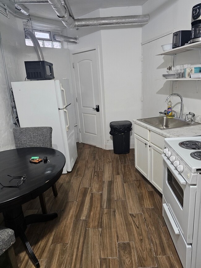 Photo - 2611 W Peterson Ave Unit B2