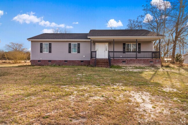 Building Photo - NEWLY RENOVATED 3 BR , 2 BA HOME *SPRING C...