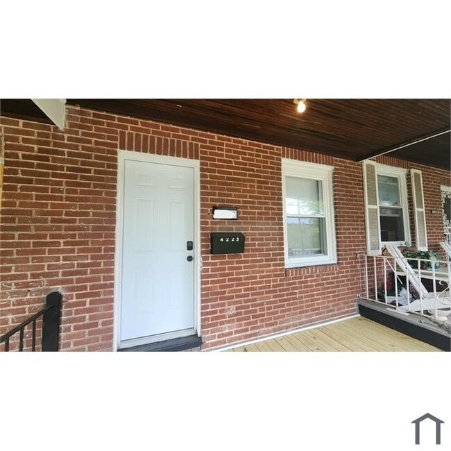 3 Bedrooom Home 1.5 Bathrooms Move-In-Ready