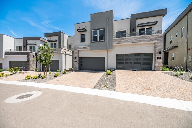 Photo - Immaculate New Build Just Steps from Laker...