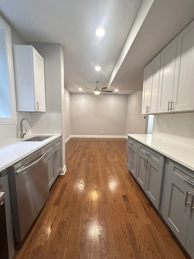 Photo - 1157 W Lunt Ave Unidad 02