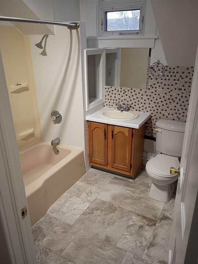 Photo - 5251 Stockwell St