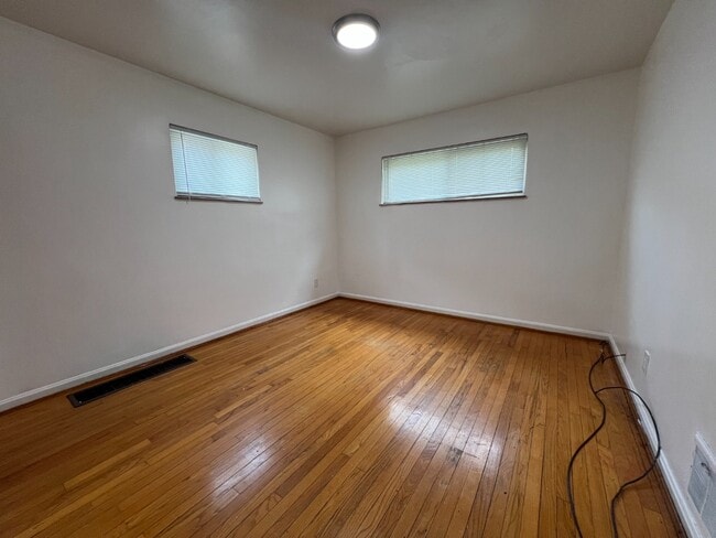 Photo - Bright, Updated 4-Bed Home in Cincinnati – Central HVAC, 1,308 Sq Ft, Utilities Included: Water