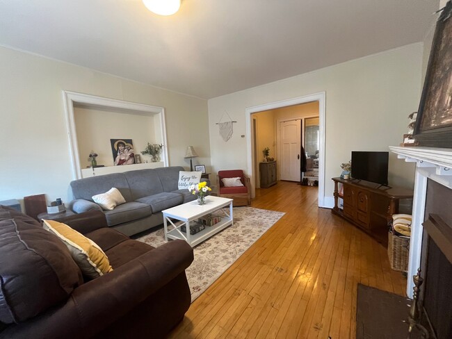 Photo - 1030 N Marshall St Unidad 9