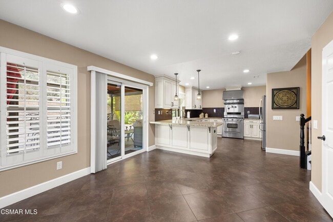 Photo - 1648 Meadowglen Ct