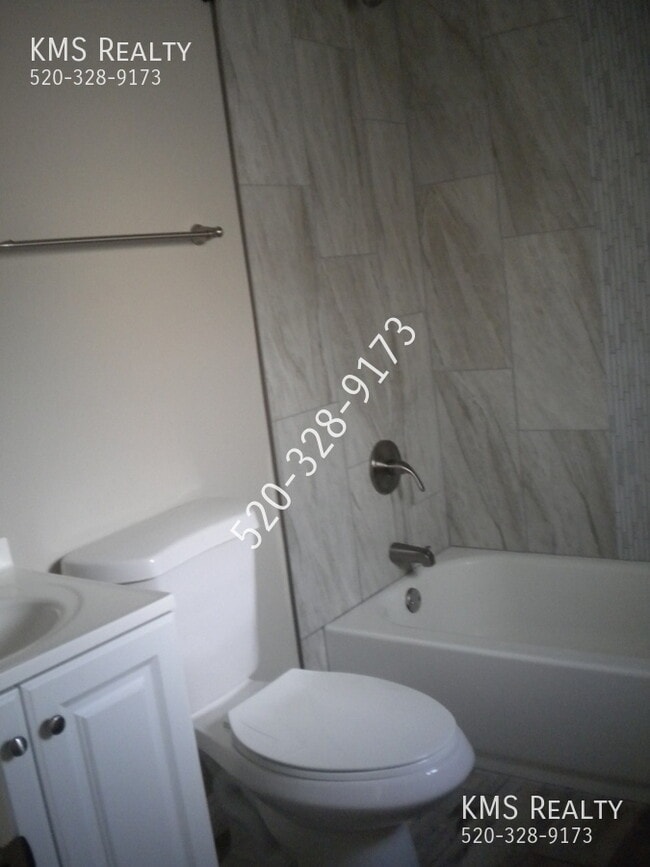 Photo - 3132 E Glenn St