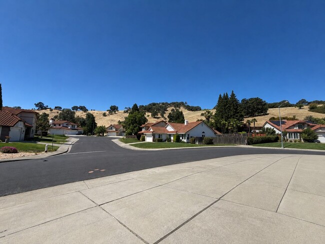 Photo - 742 Rambleton Dr