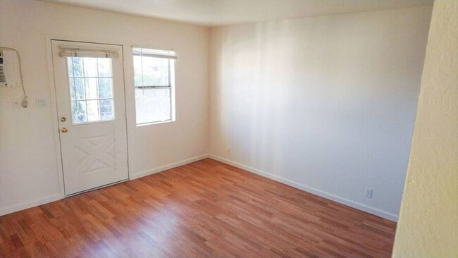 Building Photo - 2140 California St Unit 2