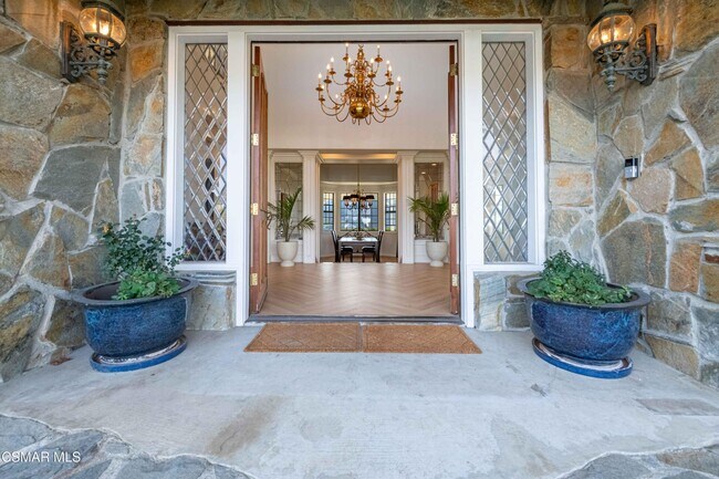 11300 Highridge Ct