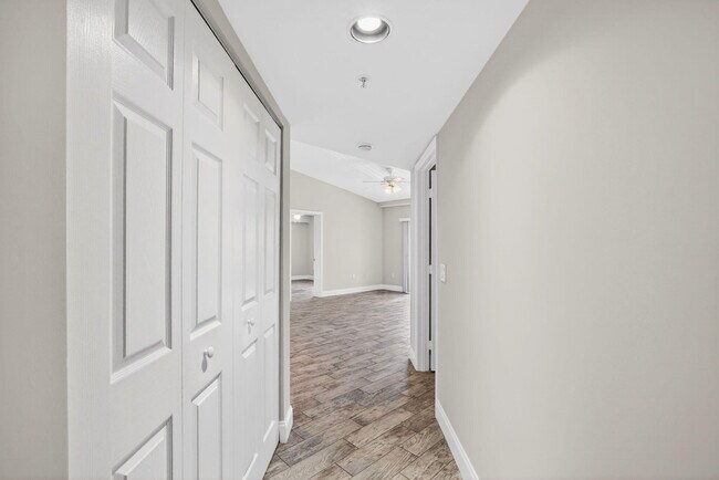 Photo - 2119 SE 10th Ave Unit 910