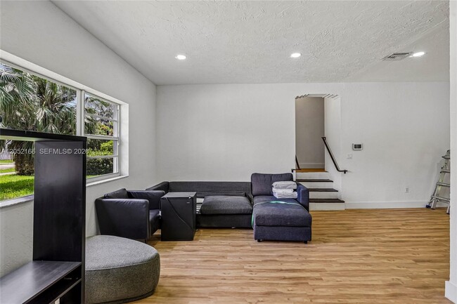 Photo - 130 NW 85th St