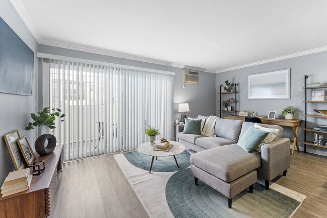 Summer Crest Apartments