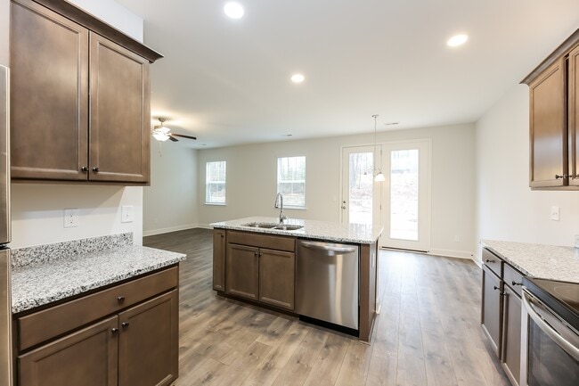 Photo - 124 Renwood Rd