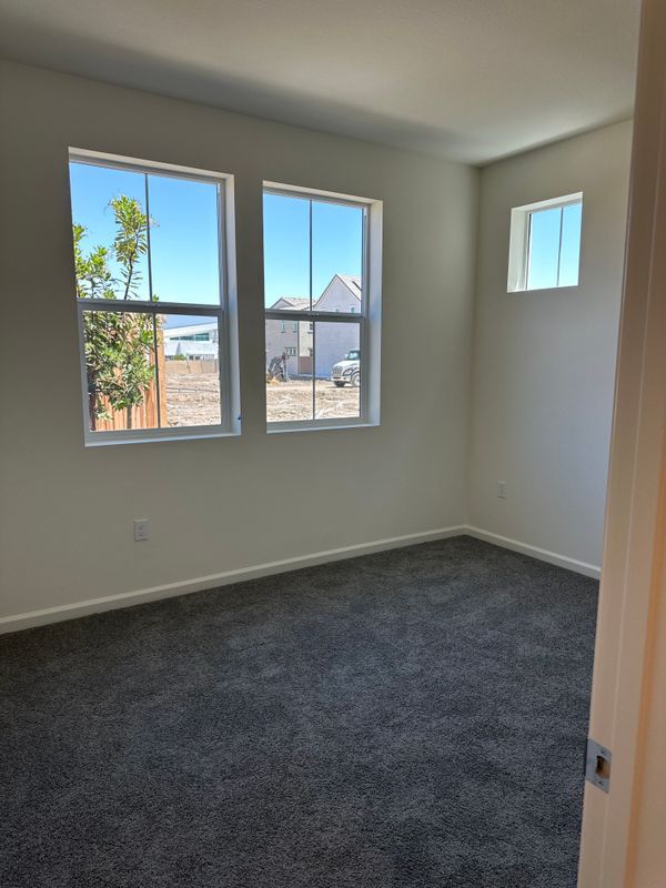 Photo - 4047 Summer Way