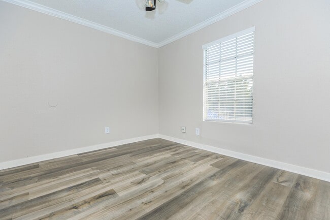 Photo - Step Into Style – Upscale Living Starts Now! Unidad APW