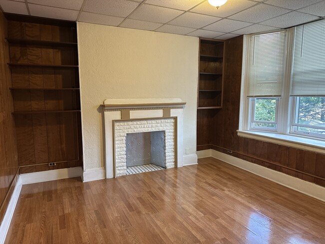 Building Photo - 3 Linden St Unit 2