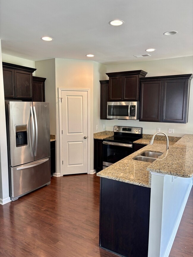 Photo - 756 Helmsman Ln