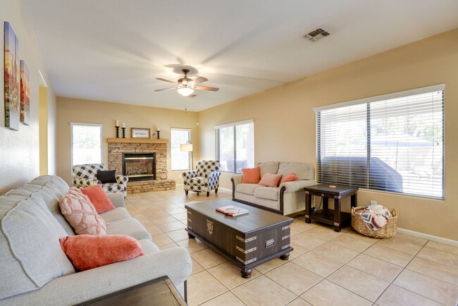 Photo - 16352 West Roosevelt St Unidad SI ID1545832P