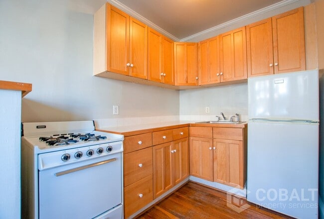 Photo - 674 Somerset Terrace NE Unit 10