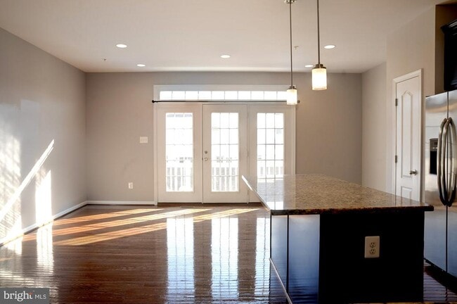 Photo - 2627 Osprey Way S