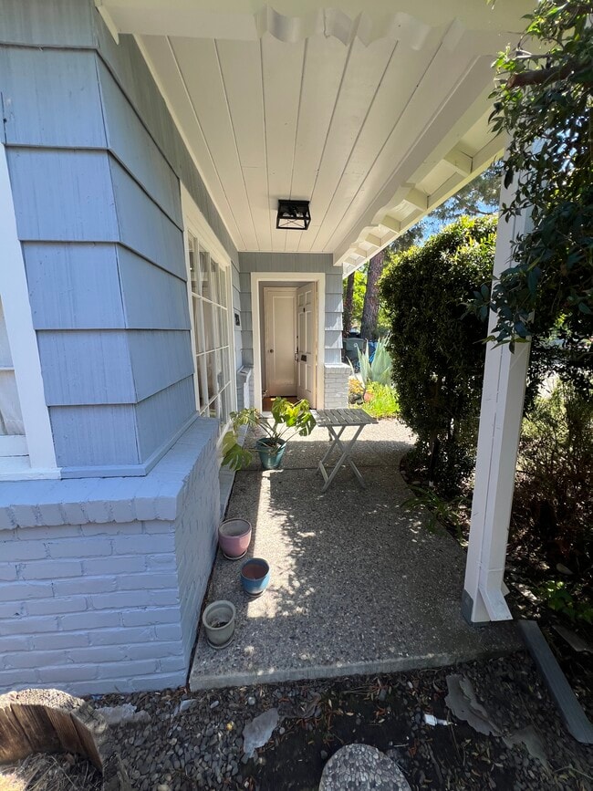 Photo - 2733 Bryant St