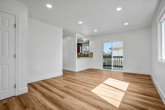 Building Photo - 18652 Libra Cir Unit 4