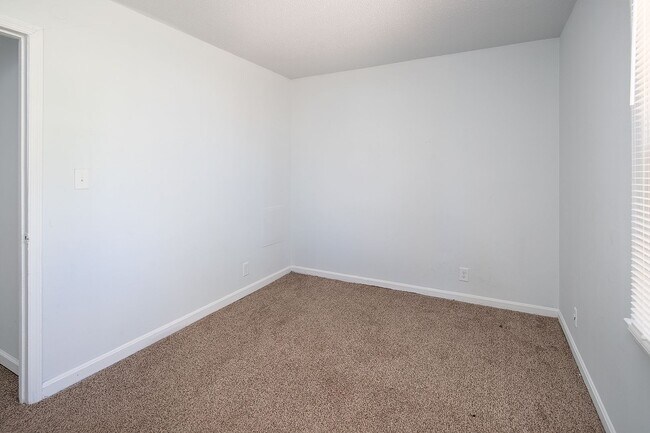 Photo - Windsong Apartments