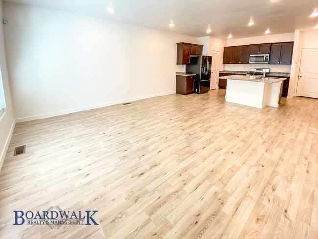 Photo - Beautiful 4 bedroom Townhome in West Valley!