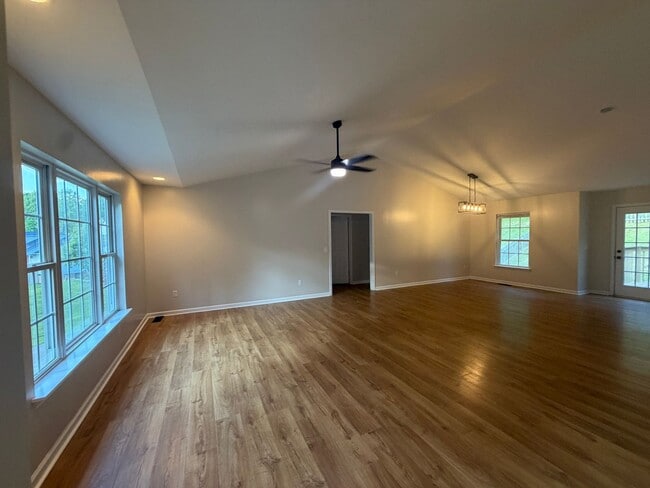 Photo - 136 Elizabeth Ann Cir