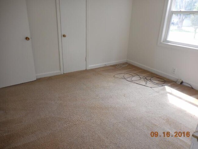 Photo - 2 Bedroom Home For Rent Near Lowes On Madi...