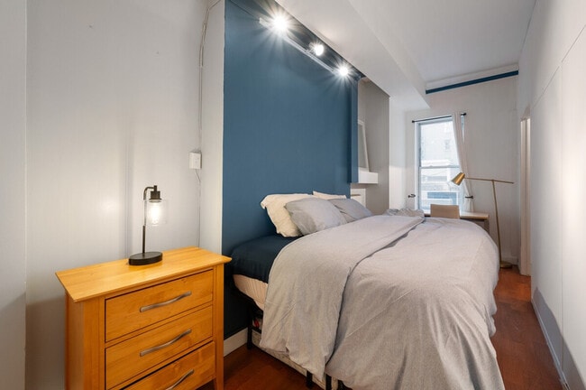 Photo - 345 W 35th St Unidad ID1471262P