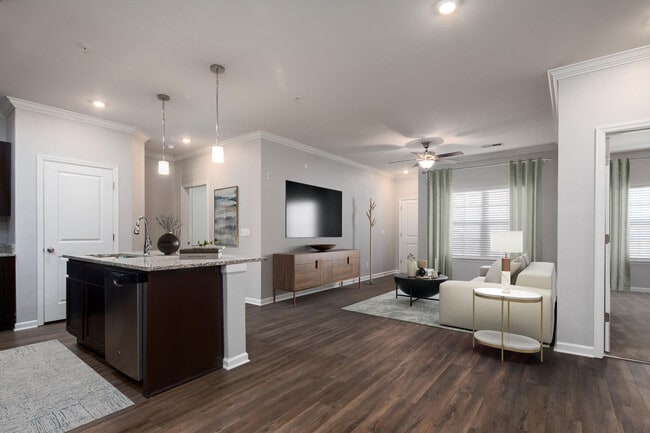 Photo - Oakwood Estates Apartment Homes by Callio ...