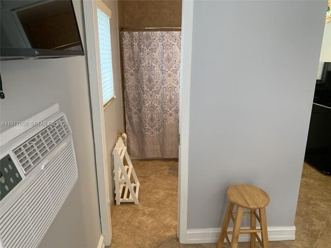 Photo - 2021 SW 38th Ave Unit A