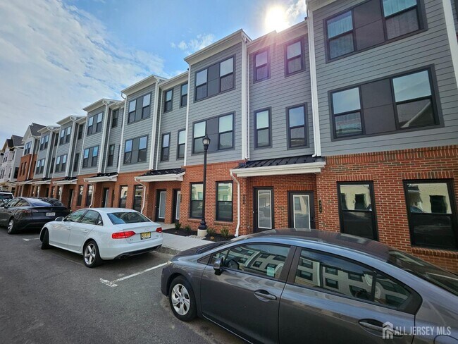 Photo - 605 Parker Blvd