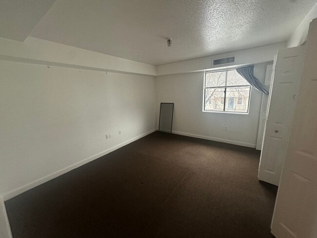 Photo - 21 Symphony Rd