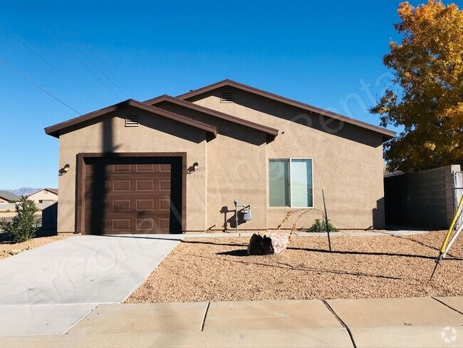 Building Photo - CHARMING TWO BEDROOM Rental